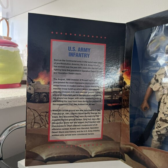 GI Joe Classic Collection U.S. Army Infantry 1996 Limited Edition - NIB - Picture 4 of 6